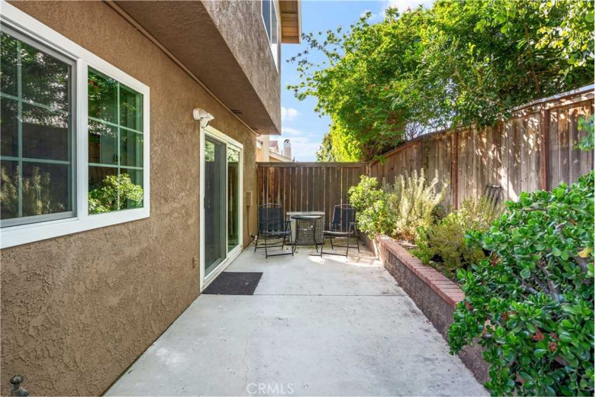 Northwood Glen Irvine home for sale