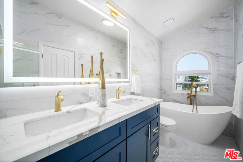 Victoria Knolls luxury home