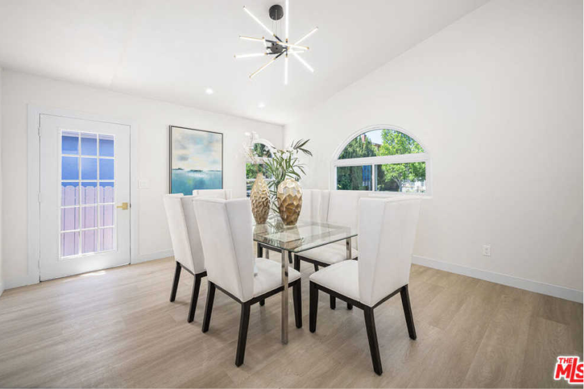Victoria Knolls luxury home