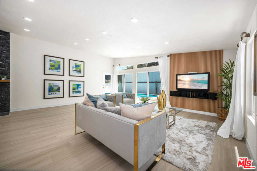 Victoria Knolls luxury home